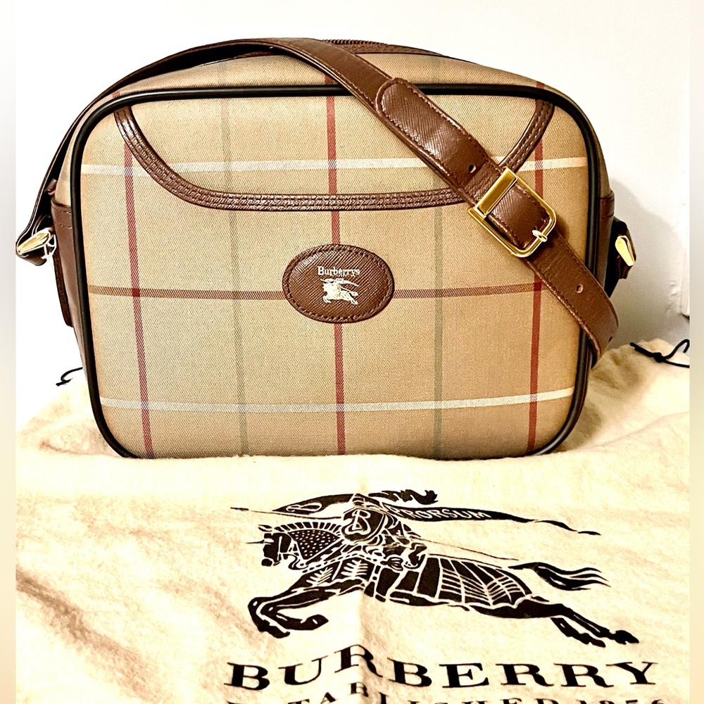 Burberry’s Authentic & Vintage Brown Plaid Canvas Top zip Crossbody/Shoulder bag